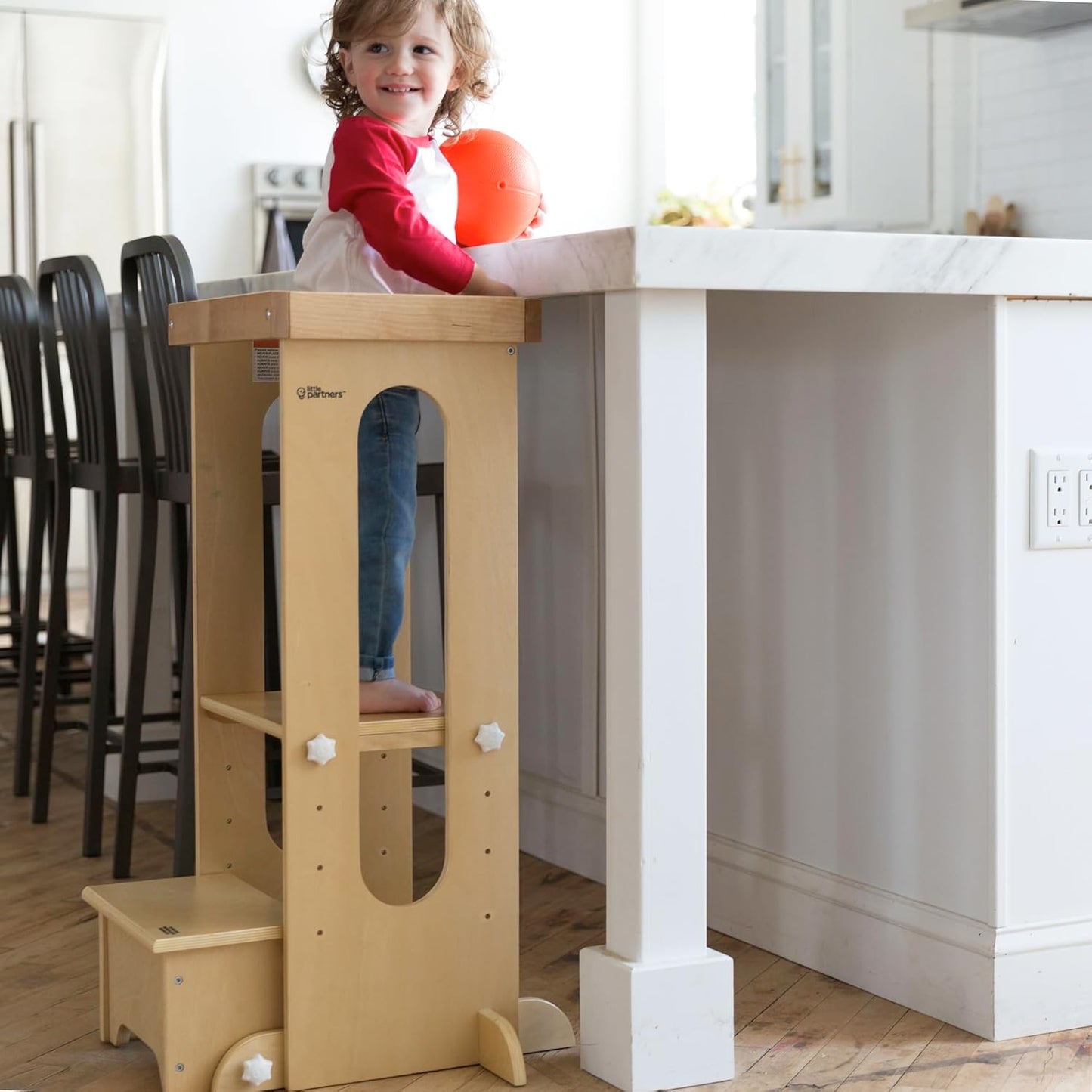 Versatile Montessori Learning Tower - Aged 2 to 6 with Adjustable Height